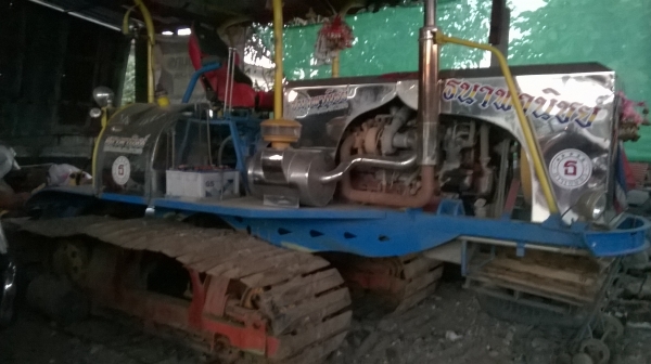 ขายรถตีดินรถแทรก สวยใช้งานน้อย