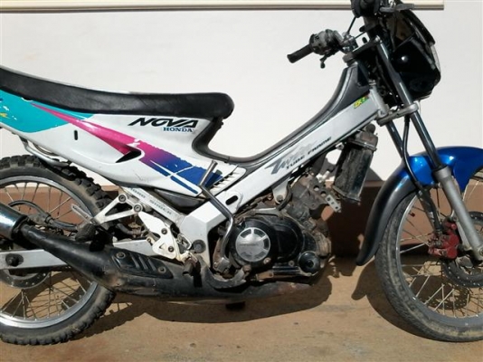 ขายโนวาแดชทะเบียนพร้อมโอนรถปี 54 เครื่องดีอะไหล่ต้องเก็บเองเหมาะสำหรับเอาไปแต่งหรือปั้น ขาย 5900