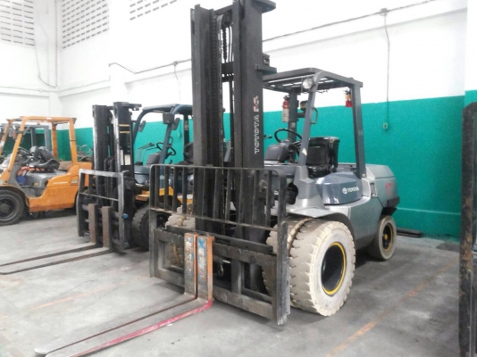 ฟอร์คลิฟต์ 4.5 ตัน Toyota 7FDU45 #61087 (Side shifter) Forklift 4 เมตร สนใจโทร. 080-6565422 (หนิง)
