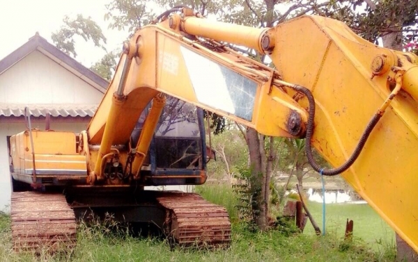 KOBELCO MARK III SK 200 รถบอดี้สวยสภาพดีพร้อมทำงาน เครื่องเดิมปั๊มเดิมทำงานไม่โหลด ภายในเก๋งอุปกรณ์ครบ มีหน้าจอ ไฟฟ้าตัด ภายนอกบูมอาร์มสวยไม่มีปะ เอวแน่นดี ช่วงล่างโซ่บูทใบแทรกหนาดีประมาณ 60\% เอกสารสัญญาซื้อขาย ราคาต่อรองได้ครับ