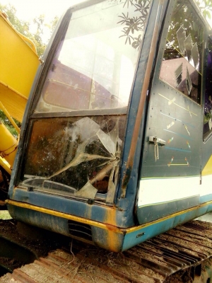 KOBELCO MARK III SK 200 รถบอดี้สวยสภาพดีพร้อมทำงาน เครื่องเดิมปั๊มเดิมทำงานไม่โหลด ภายในเก๋งอุปกรณ์ครบ มีหน้าจอ ไฟฟ้าตัด ภายนอกบูมอาร์มสวยไม่มีปะ เอวแน่นดี ช่วงล่างโซ่บูทใบแทรกหนาดีประมาณ 60\% เอกสารสัญญาซื้อขาย ราคาต่อรองได้ครับ