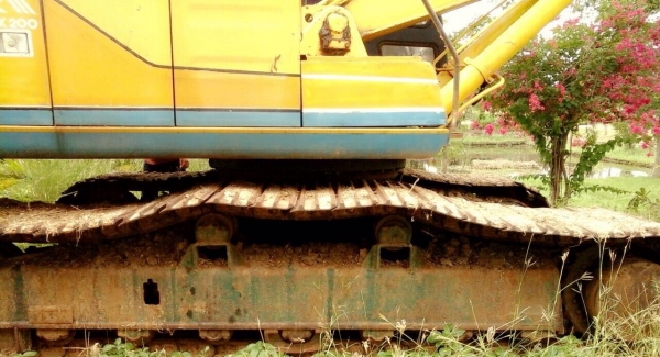 KOBELCO MARK III SK 200 รถบอดี้สวยสภาพดีพร้อมทำงาน เครื่องเดิมปั๊มเดิมทำงานไม่โหลด ภายในเก๋งอุปกรณ์ครบ มีหน้าจอ ไฟฟ้าตัด ภายนอกบูมอาร์มสวยไม่มีปะ เอวแน่นดี ช่วงล่างโซ่บูทใบแทรกหนาดีประมาณ 60\% เอกสารสัญญาซื้อขาย ราคาต่อรองได้ครับ