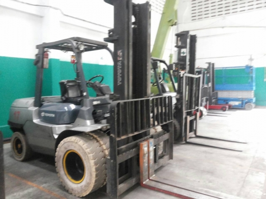 Toyota 7FDU45 สนใจโทร 083 081 2889 ฟ้า: NDTT