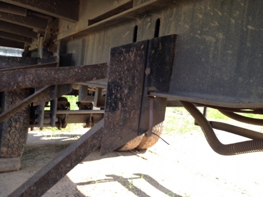 รถอีซูซุ 10 ล้อดั้ม 270 แรงม้า. ปี 48  ( ขายแม่ , ลูก )  สนใจติดต่อ 081 - 6079515