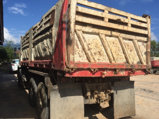 รถอีซูซุ 10 ล้อดั้ม 270 แรงม้า. ปี 48  ( ขายแม่ , ลูก )  สนใจติดต่อ 081 - 6079515