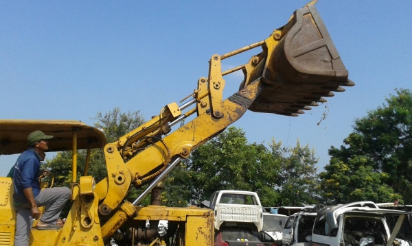 รถตักตีนตะขาบ catterpilla d4