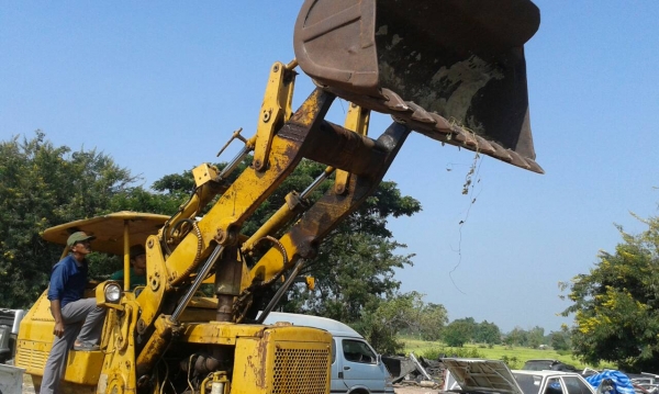 รถตักตีนตะขาบ catterpilla d4