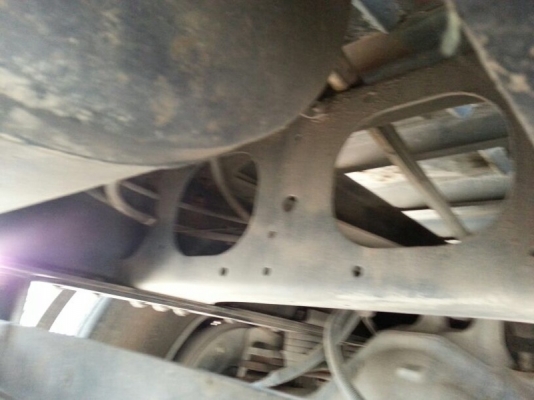 รถฮีโน่ 10 ล้อ รั้ว ( ไม่ดั้ม )  FM2P  260 แรงม้า. ปี 55  สนใจติดต่อ 081 - 6079515