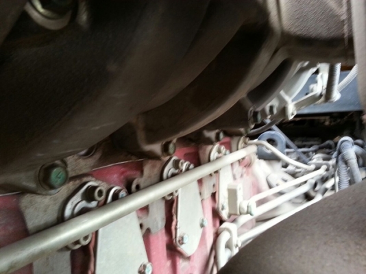 รถฮีโน่ 10 ล้อ รั้ว ( ไม่ดั้ม )  FM2P  260 แรงม้า. ปี 55  สนใจติดต่อ 081 - 6079515