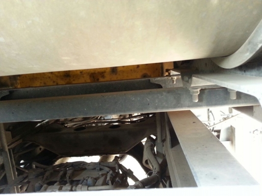 รถฮีโน่ 10 ล้อ รั้ว ( ไม่ดั้ม )  FM2P  260 แรงม้า. ปี 55  สนใจติดต่อ 081 - 6079515