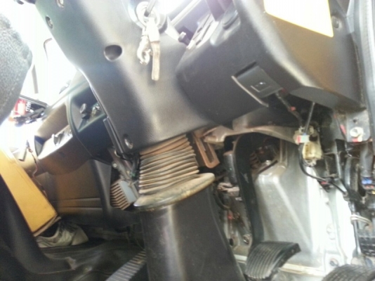 รถฮีโน่ 10 ล้อ รั้ว ( ไม่ดั้ม )  FM2P  260 แรงม้า. ปี 55  สนใจติดต่อ 081 - 6079515