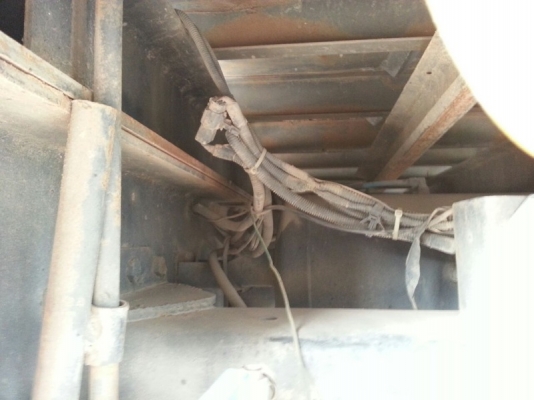 รถฮีโน่ 10 ล้อ รั้ว ( ไม่ดั้ม )  FM2P  260 แรงม้า. ปี 55  สนใจติดต่อ 081 - 6079515