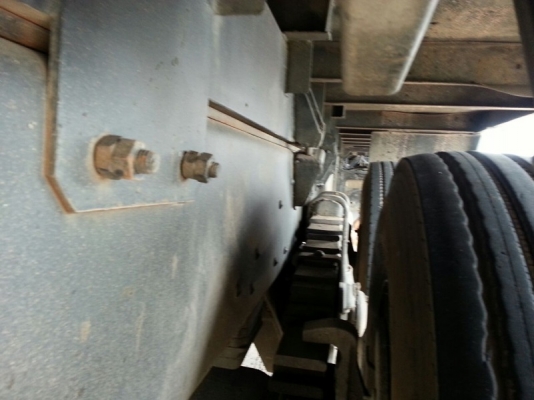 รถฮีโน่ 10 ล้อ รั้ว ( ไม่ดั้ม )  FM2P  260 แรงม้า. ปี 55  สนใจติดต่อ 081 - 6079515