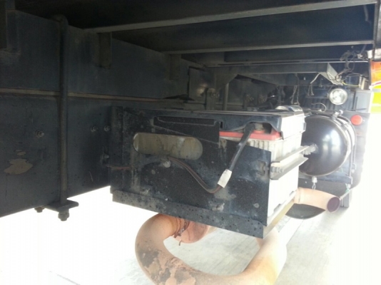 รถฮีโน่ 10 ล้อ รั้ว ( ไม่ดั้ม )  FM2P  260 แรงม้า. ปี 55  สนใจติดต่อ 081 - 6079515