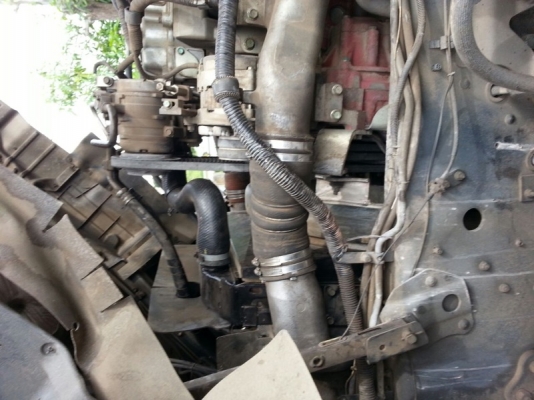 รถฮีโน่ 10 ล้อ รั้ว ( ไม่ดั้ม )  FM2P  260 แรงม้า. ปี 55  สนใจติดต่อ 081 - 6079515