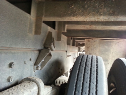 รถฮีโน่ 10 ล้อ รั้ว ( ไม่ดั้ม )  FM2P  260 แรงม้า. ปี 55  สนใจติดต่อ 081 - 6079515