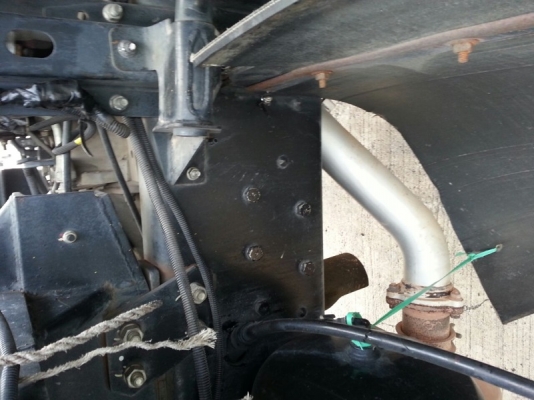 รถฮีโน่ 10 ล้อ รั้ว ( ไม่ดั้ม )  FM2P  260 แรงม้า. ปี 55  สนใจติดต่อ 081 - 6079515