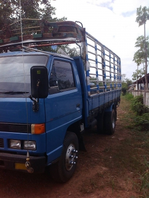 ขาย6ล้อnpr 110