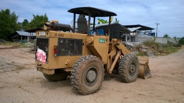 ขายรถตักสภาพดีใช้งานอยู่ทุกวัน B450 เอวอ่อน เครื่องดี ปั้มดี ยางใหม่ทั้ง 4 เส้น ซื้อไปใช้งานไม่ผิดหวังแน่นอนครับ ราคาต่อรองได้