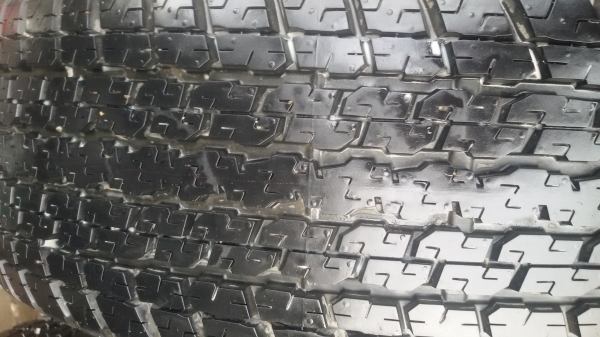 ขายล้อ isuzu ขอบ17พร้อมยางป้ายแดงชุดละ18500