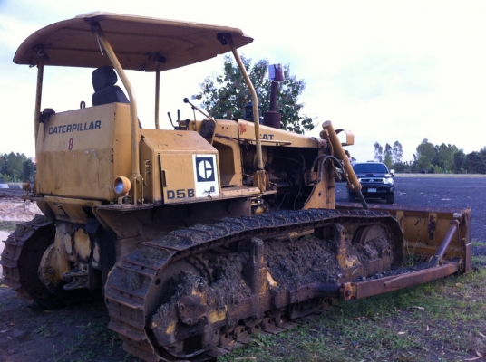 ขายรถแทรกเตอร์ CAT D5-B เกียตัด ตีนไก่ รถสวย ช่วงล่างเต็ม   สนใจโทรจองด่วน