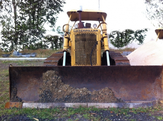 ขายรถแทรกเตอร์ CAT D5-B เกียตัด ตีนไก่ รถสวย ช่วงล่างเต็ม   สนใจโทรจองด่วน