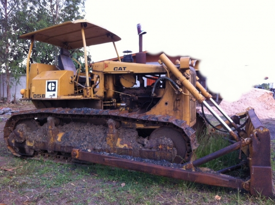 ขายรถแทรกเตอร์ CAT D5-B เกียตัด ตีนไก่ รถสวย ช่วงล่างเต็ม   สนใจโทรจองด่วน