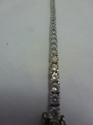 สร้อยข้อมือเงินฝังเพชรสวิส