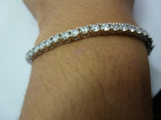 สร้อยข้อมือเงินฝังเพชรสวิส