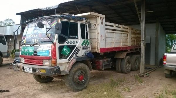 ขายหลงโบ FN527M-TF4928 คัสซีสวยตลอดเส้น เครื่องเดิม 6D16 Turbo 220 แรงม้า เกียร์ 10 สปีด เพลาบุ๋ม แอร์เย็น ทะเบียนพร้อม ราคาต่อรองได้ครับ