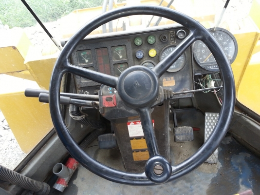 โปรโมชั่นส่งท้ายปี รถตัก KOMATSU WA 100-1 ซีเรียล 30,000 นำเข้าจาก ญี่ปุ่น+++ สวย เดิม ขายถูก 090-986-2521