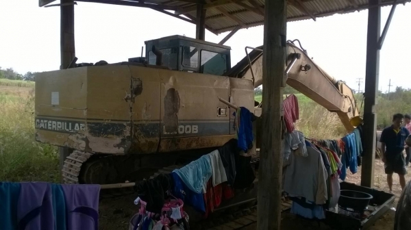 ขายแบคโฮ CAT E200B สภาพพร้อมใช้งาน แอร์เย็น เครื่องเดิม ปั้มแรง เอวแน่น แทรคดี เอกสารเล่มทะเบียน ราคาต่อรองได้ครับ ขายแบคโฮ CAT E200B สภาพพร้อมใช้งาน แอร์เย็น เครื่องเดิม ปั้มแรง เอวแน่น แทรคดี เอกสารเล่มทะเบียน ราคาต่อรองได้ครับ