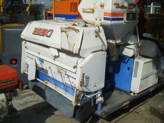 รถเกี่ยวข้าวนั่งขับญี่ปุ่น รถเกี่ยวข้าวนั่งขับญี่ปุ่น