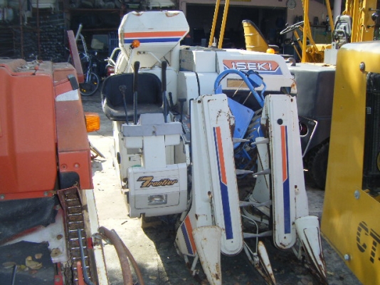 รถเกี่ยวข้าวนั่งขับญี่ปุ่น