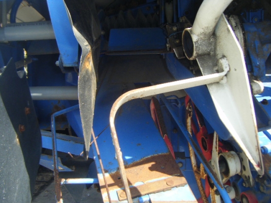 รถเกี่ยวข้าวนั่งขับญี่ปุ่น รถเกี่ยวข้าวนั่งขับญี่ปุ่น