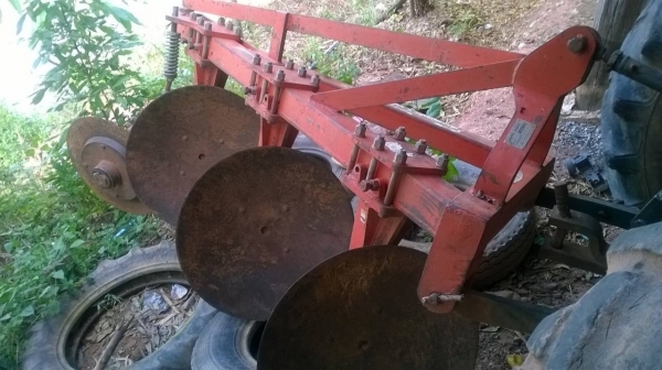 ขายรถไถ KUBOTA รุ่น M7040 รถปี 50 ใช้งานน้อยแค่ 6,000 ชั่วโมง ดันดินอย่างเดียวไม่เคยทำงานในไร่สวน มีผานดันหน้าและผาน 3 เอกสารทะเบียนครบ ราคาต่อรองได้ครับ