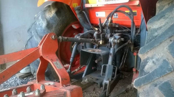ขายรถไถ KUBOTA รุ่น M7040 รถปี 50 ใช้งานน้อยแค่ 6,000 ชั่วโมง ดันดินอย่างเดียวไม่เคยทำงานในไร่สวน มีผานดันหน้าและผาน 3 เอกสารทะเบียนครบ ราคาต่อรองได้ครับ