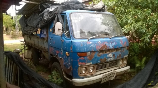 ขายรถบรรทุก 4 ล้อราคาถูก MAZDA เครื่อง ISUZU 74 แรง คัสซีสวย กระบะดีมีคอกเหล็กด้วย เอกสารเล่มทะเบียนมีแต่ขาดหลายปี ราคาต่อรองได้ครับ