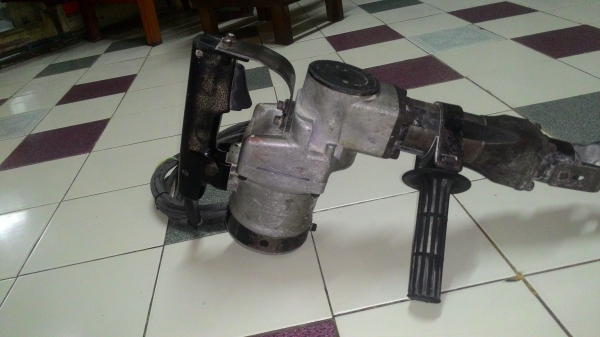 ขายเครื่องสกัดแย็กคอนกรีต Makita รุ่นHM1201(1,130W)สภาพดีสวยมากของสมบูรณ์ made in japan แท้ๆครับ