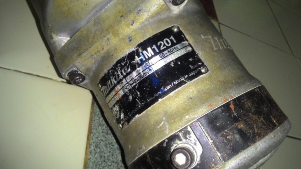 ขายเครื่องสกัดแย็กคอนกรีต Makita รุ่นHM1201(1,130W)สภาพดีสวยมากของสมบูรณ์ made in japan แท้ๆครับ