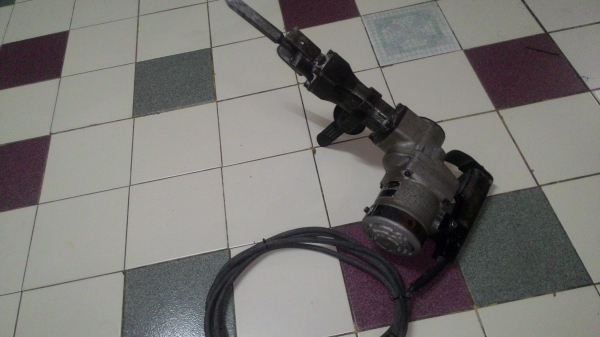 ขายเครื่องสกัดแย็กคอนกรีต Makita รุ่นHM1201(1,130W)สภาพดีสวยมากของสมบูรณ์ made in japan แท้ๆครับ