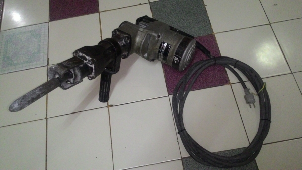 ขายเครื่องสกัดแย็กคอนกรีต Makita รุ่นHM1201(1,130W)สภาพดีสวยมากของสมบูรณ์ made in japan แท้ๆครับ