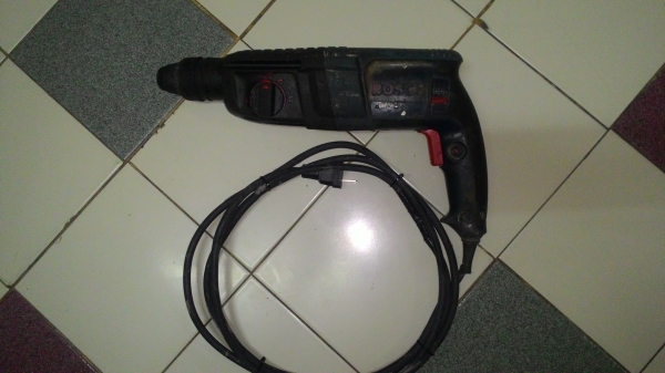 ขายสว่านโรตารี่3ระบบยี่ห้อBoschรุ่นGBH 2-26DREของแท้ๆพร้อมใช้งานครับ