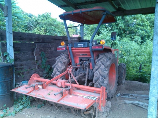 ***ขายแล้วครับขอบคุณ Truck2hand ขายรถไถ2เพลา ส้มๆ KUBOTA L3608 4WD 36แรง เครื่องเดิมเกียร์เดิม ครื่องKUBOTA-36HP 3สูบ ไดเร็คฯ สูบตั้ง เครื่องแน่นดี แรงดี เกียร์ดีไม่หลุดไม่หอน (เดินหน้า8ถอยหลัง8) เกียร์/ระบบ 4WD ใช้งานปกติ ไฮฯดีปั้มดี ยกหางเร็วไม่ยุบ ชั่ว
