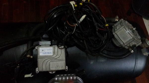 ขายเครื่องโตโยต้า JZ พร้อมเกียร์กล่องครบ พร้อมชุดแก๊ส ถัง 90 ลิตร