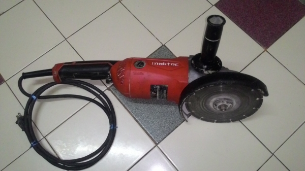 ขายลูกหมูหินเจียขนาดใส่ใบได้7นิ้วตัวใหญ่ยี่ห้อMaktecรุ่นMT902สภาพดีมากๆพร้อมใช้งานคับ ขายลูกหมูหินเจียขนาดใส่ใบได้7นิ้วตัวใหญ่ยี่ห้อMaktecรุ่นMT902สภาพดีมากๆพร้อมใช้งานคับ