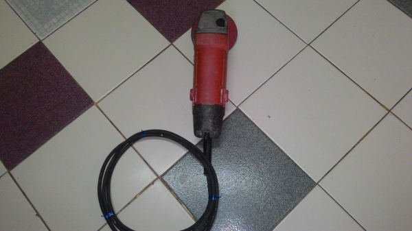 ขายหินเจียขนาดใบ4นิ้วยี่ห้อ Maktecรุ่นmt954สภาพดีพร้อมใช้งานมีหลายตัวคับ ขายหินเจียขนาดใบ4นิ้วยี่ห้อ Maktecรุ่นmt954สภาพดีพร้อมใช้งานมีหลายตัวคับ