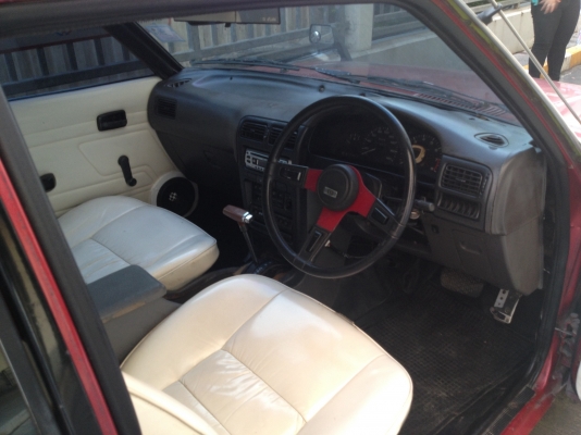 ขายดัสสัน 3 ประตู คูเป้ ราคา 52,000 บาท ติดต่อคุณเอ๋รามอินทราซอย 5 โทร.092-6356419