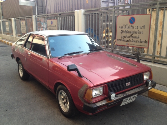 ขายดัสสัน 3 ประตู คูเป้ ราคา 52,000 บาท ติดต่อคุณเอ๋รามอินทราซอย 5 โทร.092-6356419