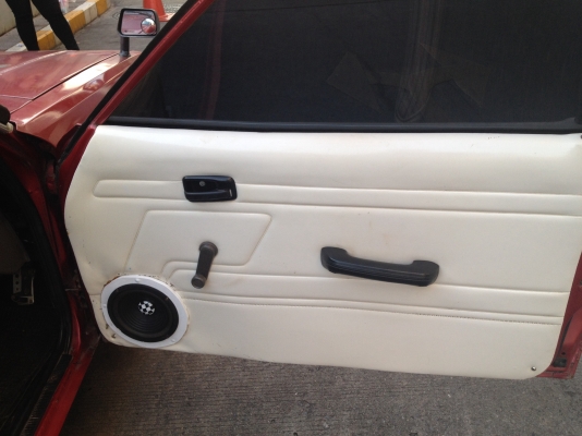 ขายดัสสัน 3 ประตู คูเป้ ราคา 52,000 บาท ติดต่อคุณเอ๋รามอินทราซอย 5 โทร.092-6356419